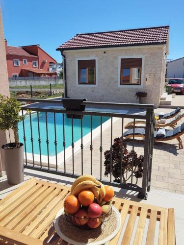 Holiday house with a swimming pool Bibinje, Zadar - 26027