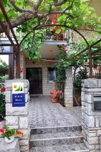 Apartments with parking space Rozac, Umag - 27211