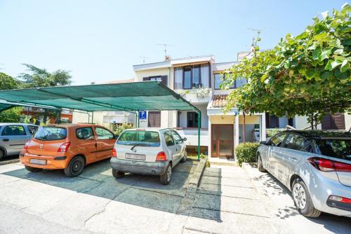 Apartments with parking space Rozac, Umag - 27212