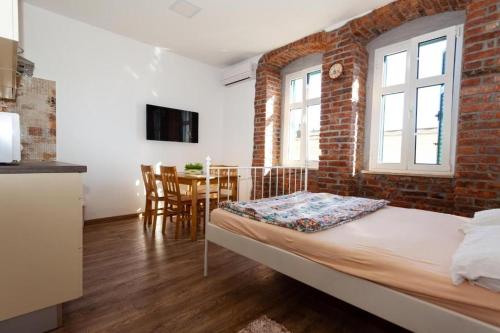 Apartments with WiFi Rijeka - 25933