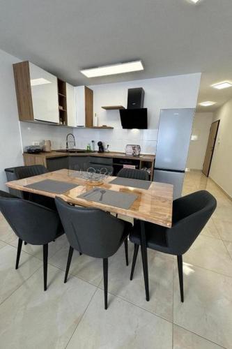 Apartments with parking space Crikvenica - 25934
