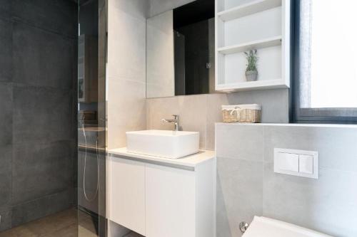 Luxury villa with a swimming pool Mugeba, Porec - 26016