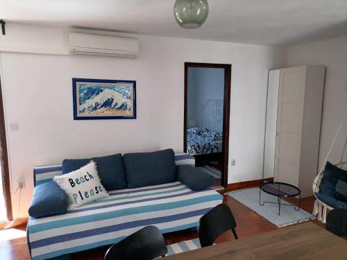 Apartments with parking space Bol, Brac - 25983