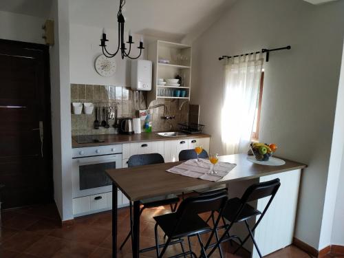 Apartments with parking space Bol, Brac - 25983