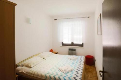 Apartments with parking space Rijeka - 27193