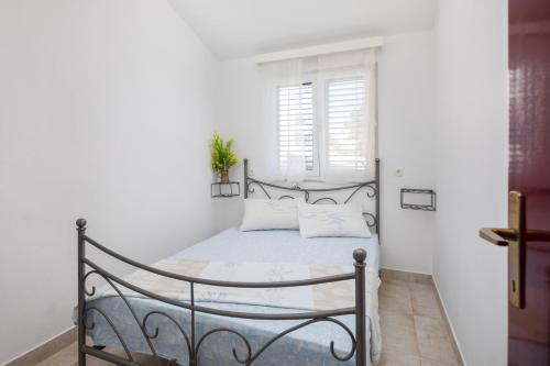 Apartments with parking space Rastici, Ciovo - 25224