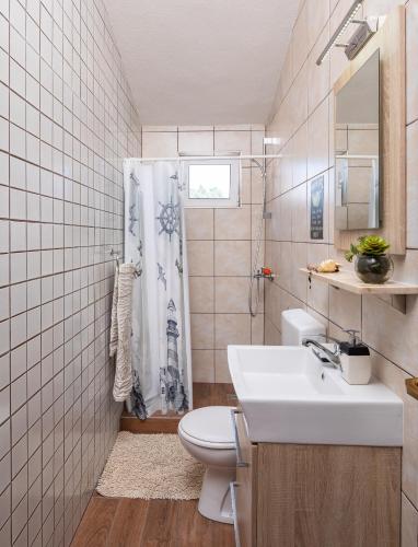 Apartments with parking space Rastici, Ciovo - 25224