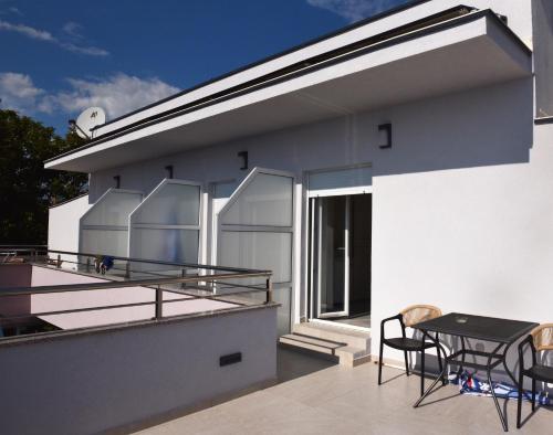 Apartments and rooms by the sea Podstrana, Split - 25433