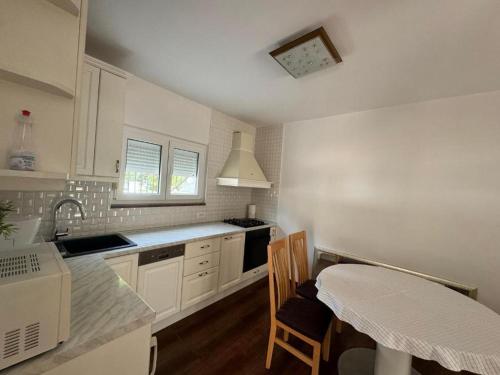 Apartments with parking space Zadar - 25719
