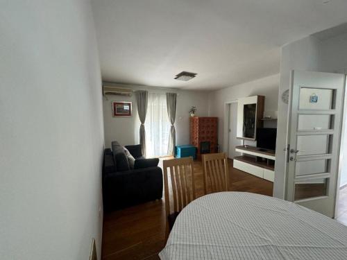 Apartments with parking space Zadar - 25719