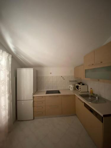 Apartments by the sea Zecevo Rtic, Rogoznica - 27142