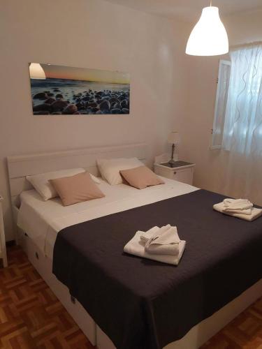 Apartments with parking space Rogoznica - 27466