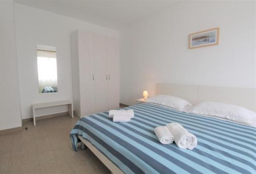 Apartments with swimming pool Valica, Umag - 27200