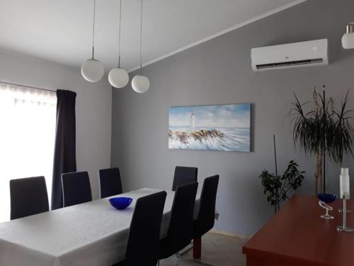 Apartments with swimming pool Kastel Kambelovac, Kastela - 27472