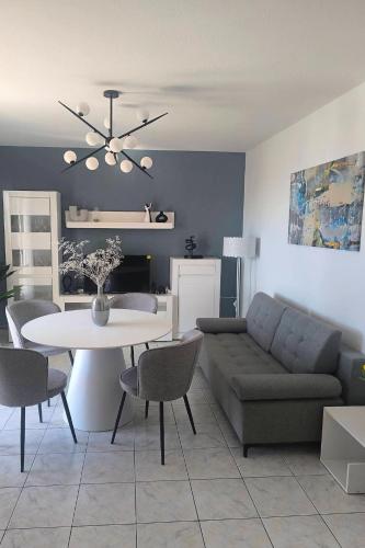 Apartments by the sea Businci, Ciovo - 25960