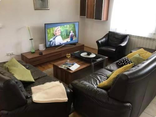 Apartments and rooms with parking space Novi Vinodolski - 25978