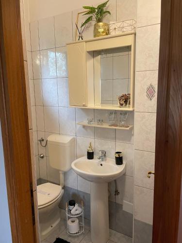Apartments and rooms with parking space Novi Vinodolski - 25978