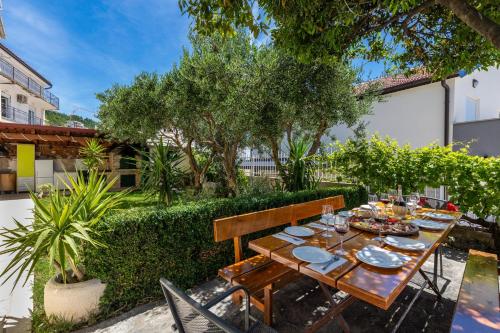 Family friendly house with a swimming pool Stanici, Omis - 26978