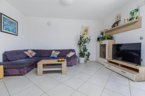 Family friendly house with a swimming pool Stanici, Omis - 26978