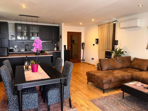 Apartments with hot tub Opatija - Pobri, Opatija - 27506