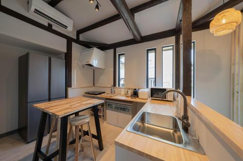 Spacious Kyoto House Walk to Kiyomizu & Gion