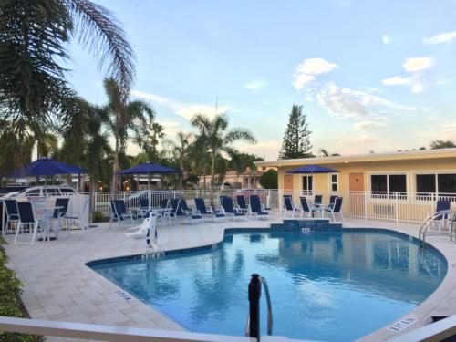 Piscina en o cerca de Curtis Inn & Suites