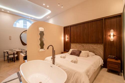 Luxury apartment in the heart of Bordeaux