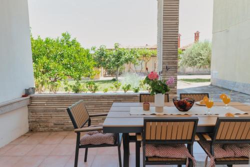 OliveUm Apartments