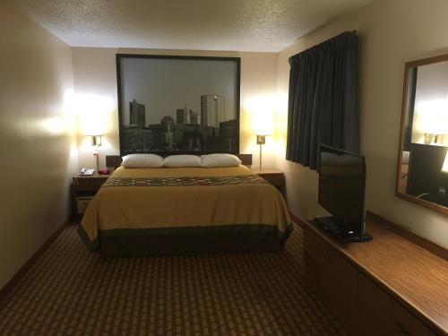 Cama o camas de una habitación en Super 8 by Wyndham Mt. Vernon