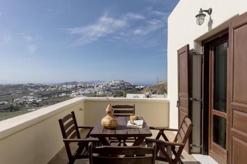 Apartment - Sleeps 4 - Parking - Sea View