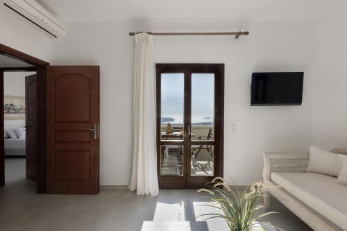 Apartment - Sleeps 4 - Parking - Sea View
