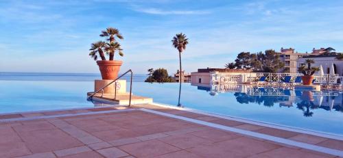 Cannes Sea View & Pool - Walk to Beach - Parking