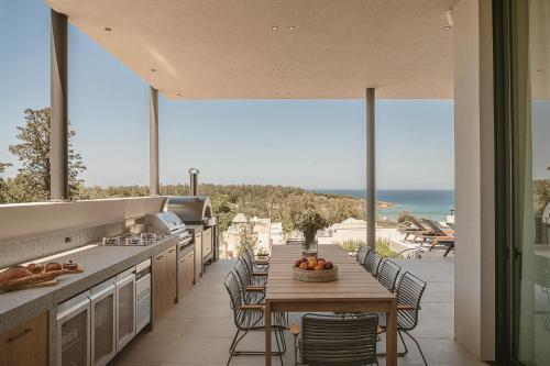 Eleven Sundays Retreat Beach Escape by etouri