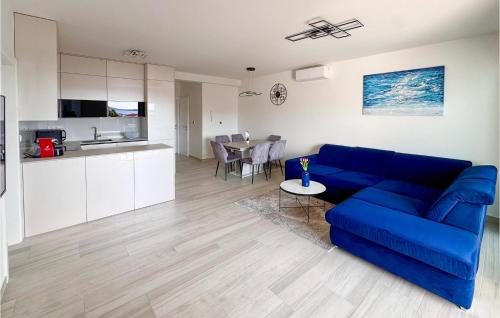 2 Bedroom Cozy Apartment In Sibenik