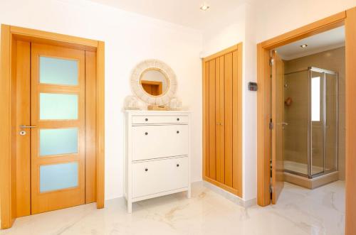 Stunning 2 plus 1 Bedroom Villa with private Pool, Vilamoura