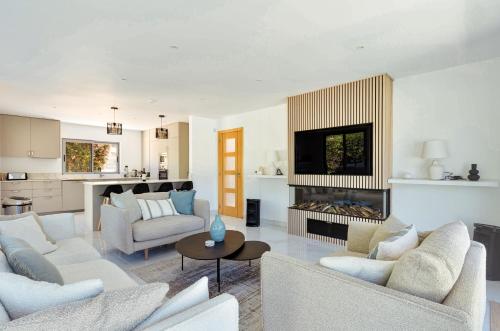 Stunning 2 plus 1 Bedroom Villa with private Pool, Vilamoura