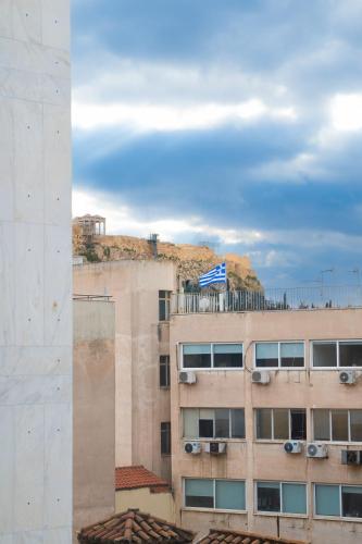 Finders Ermou Suites