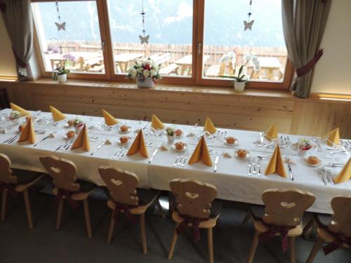 En restaurang eller annat matställe på Agritur Majon da Mont