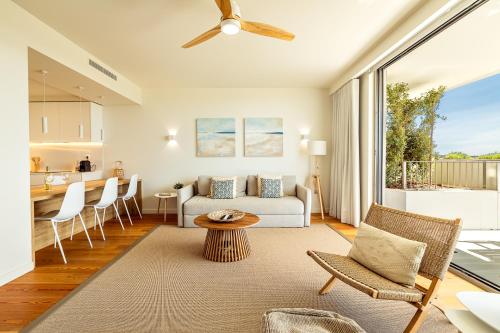 Bayline Beach & Lagoon Apartment Spa & Gym