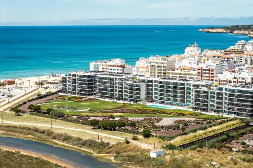 Bayline Beach & Lagoon Apartment Spa & Gym
