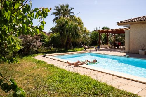 Villa paisible, piscine, BBQ & terrain de pétanque