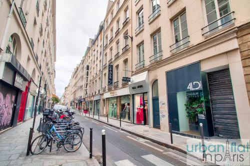 Urban Flat 108 - Stunning 4 BDR Flat in Paris