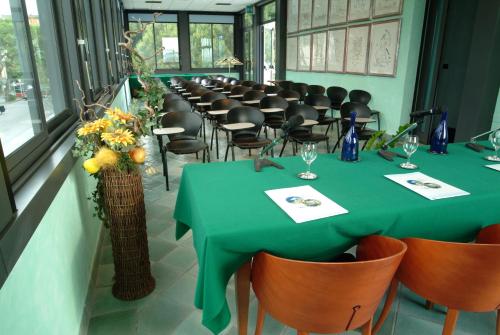 Miramare Hotel Ristorante Convegniにあるレストランまたは飲食店