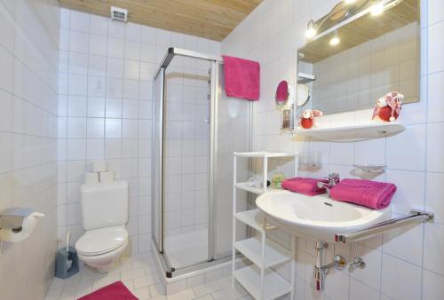 Ένα μπάνιο στο Ferienwohnungen Rauth