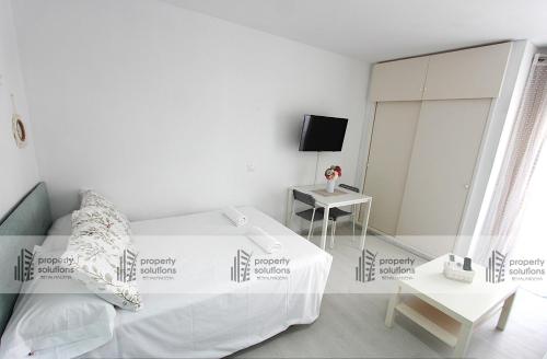 544 Minerva Apartamentos - Vista lateral al mar - Piscina y Playa - Cercano a tren, restaurantes y tiendas