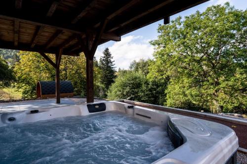 Chalet Lac Covered Hot Tub Sauna Mountain Views Gérardmer