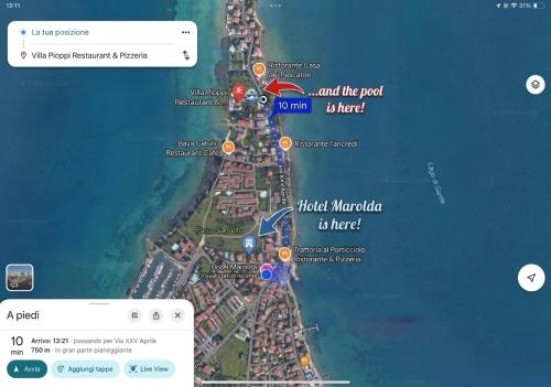 eine Karte des Eiffelturms und der versteckten Straße in der Unterkunft Hotel Marolda in Sirmione