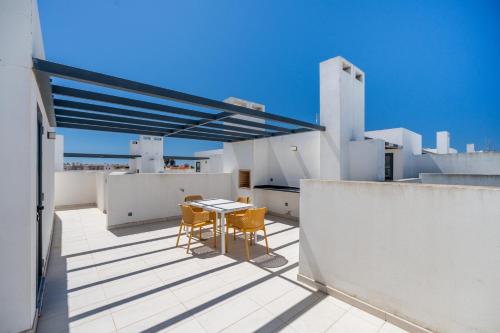2 Quartos em Alvor com Piscina, 2 churrasqueiras e garagem