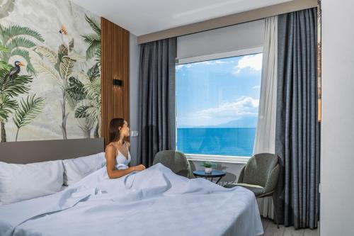 Double Room with Balcony and Sea View
