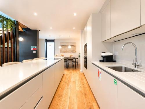 West Townhouse by CasaCity photo 11